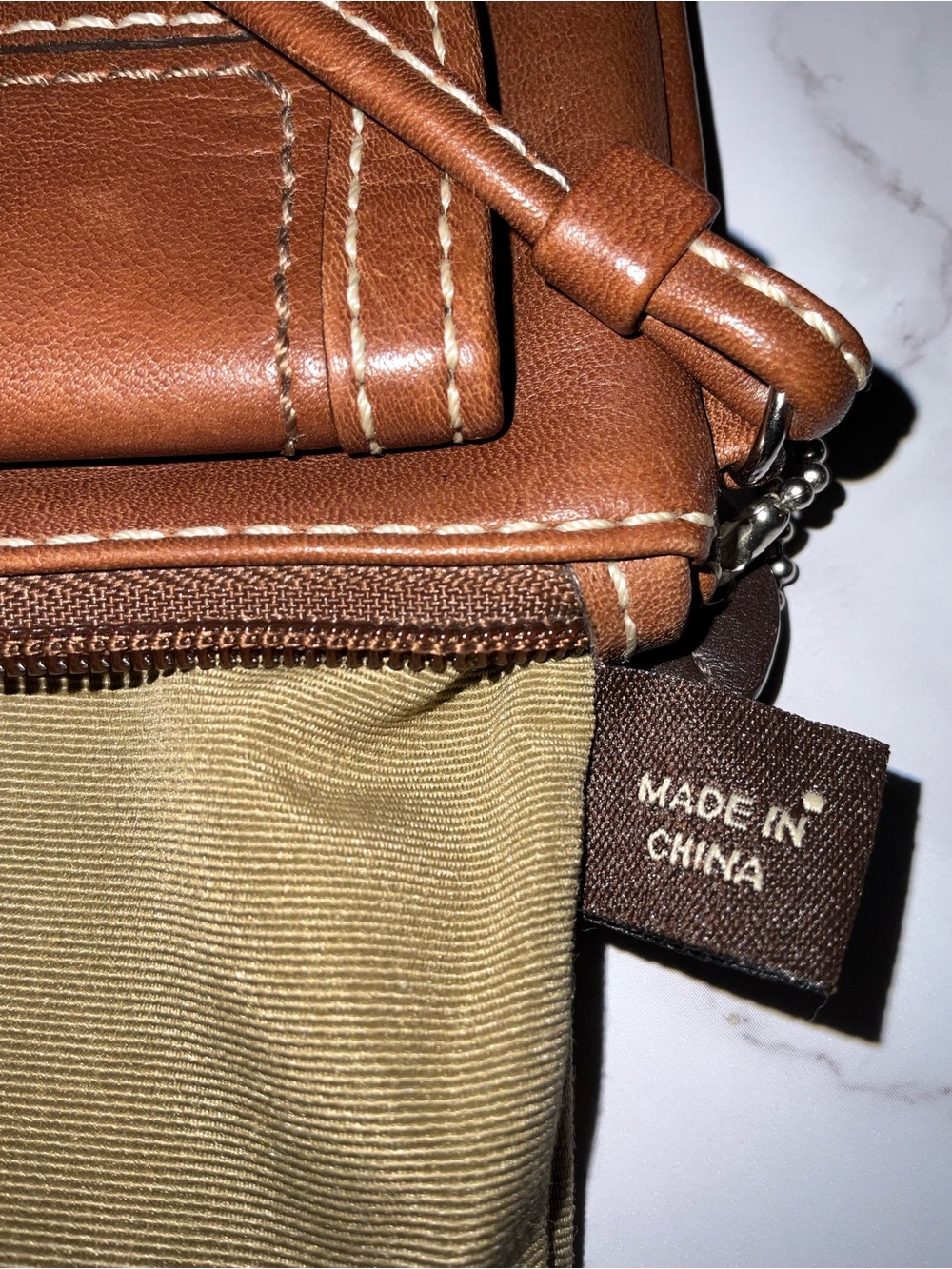 Coach Soho Wristlet British Tan Leather Buckle Pocket Y2K Contrast Stitch - Picture 7 of 14